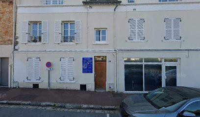 Nathalie Renard Fredet, Dermatologue à Jouy-en-Josas